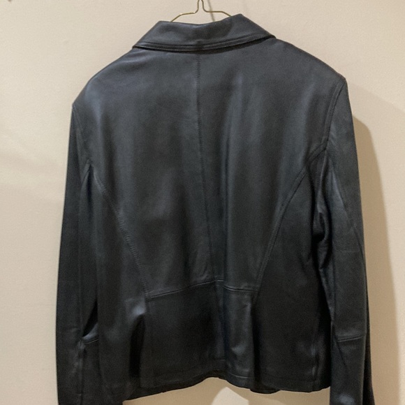 Leather jacket - Picture 3 of 3